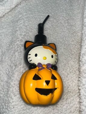 Hello Kitty Pumpkin Pump with Purple Bow